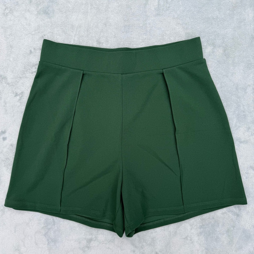 H&M pleat detail shorts